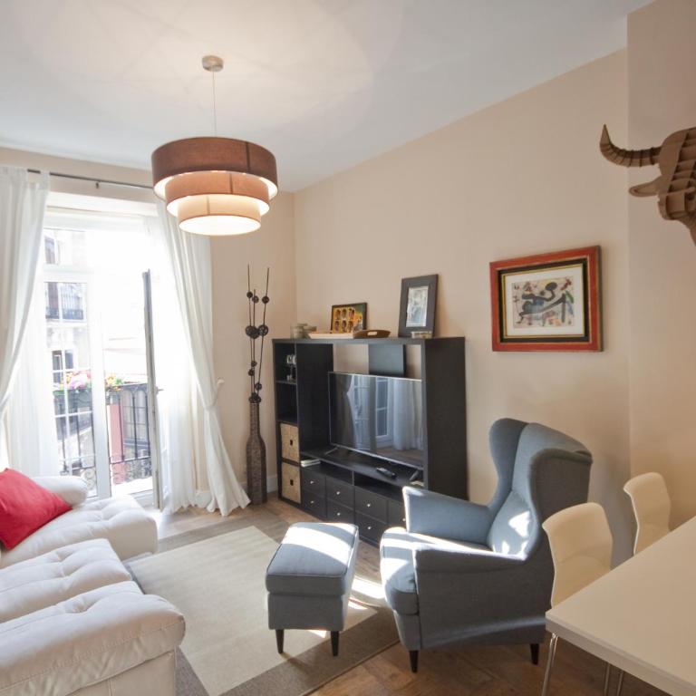 Acogedor callao! 2hab/wifi/ac - Two-Bedroom Apartment - 1
