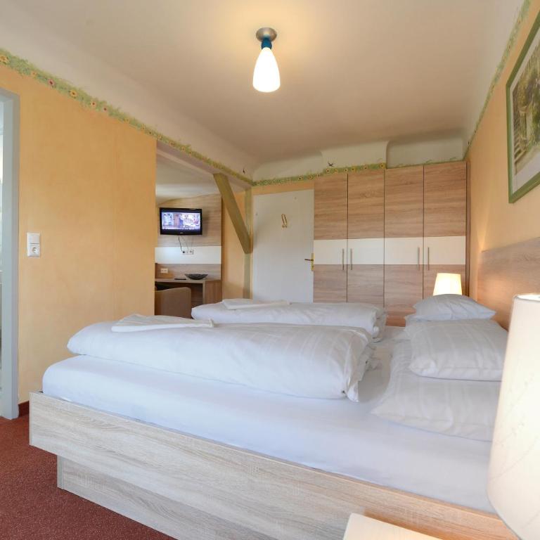 Lust und Laune Hotel am Wörthersee - Großes Doppelzimmer mit Balkon und Seeblick - 10