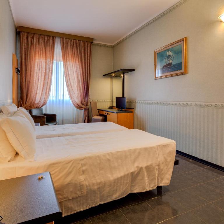 Hotel San Donato - Bologna centro - Camera Economy Doppia con Letti Singoli - 2