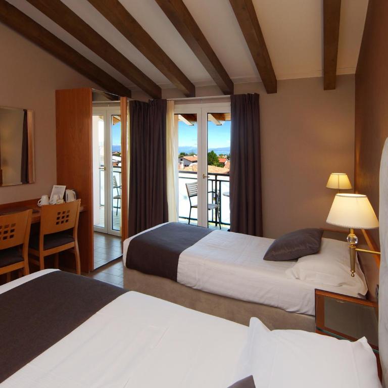 Hotel Clarin 14 by Dori - Camera Tripla con Balcone - 7