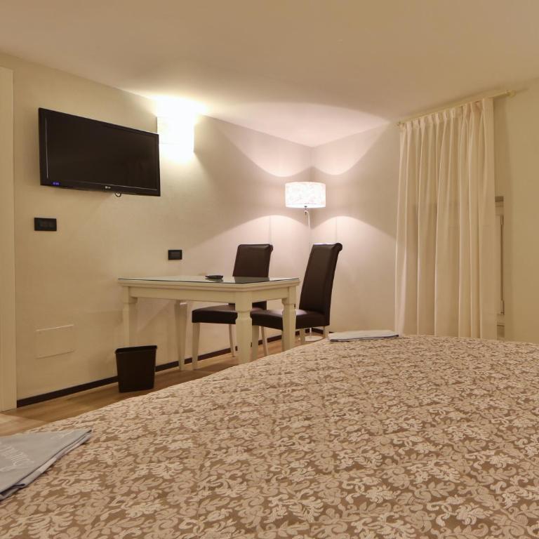 Hotel San Donato - Bologna centro - Camera Familiare - 1