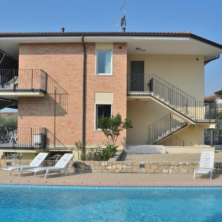 Cà Gardesana With Pool - Casa Vacanze - 33