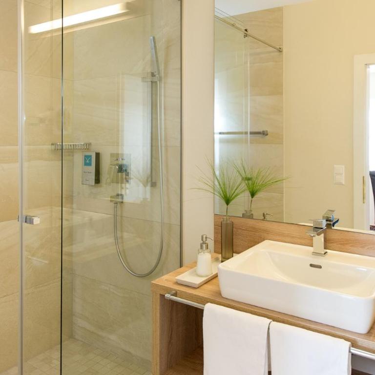 Lust und Laune Hotel am Wörthersee - Suite mit Seeblick und Balkon oder Terrasse - 1