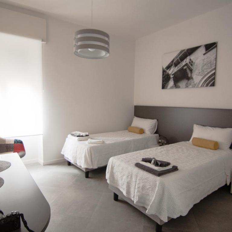 Suite Dreams in Verona - Camera Matrimoniale/Doppia con Letti Singoli con Vista Città - 11
