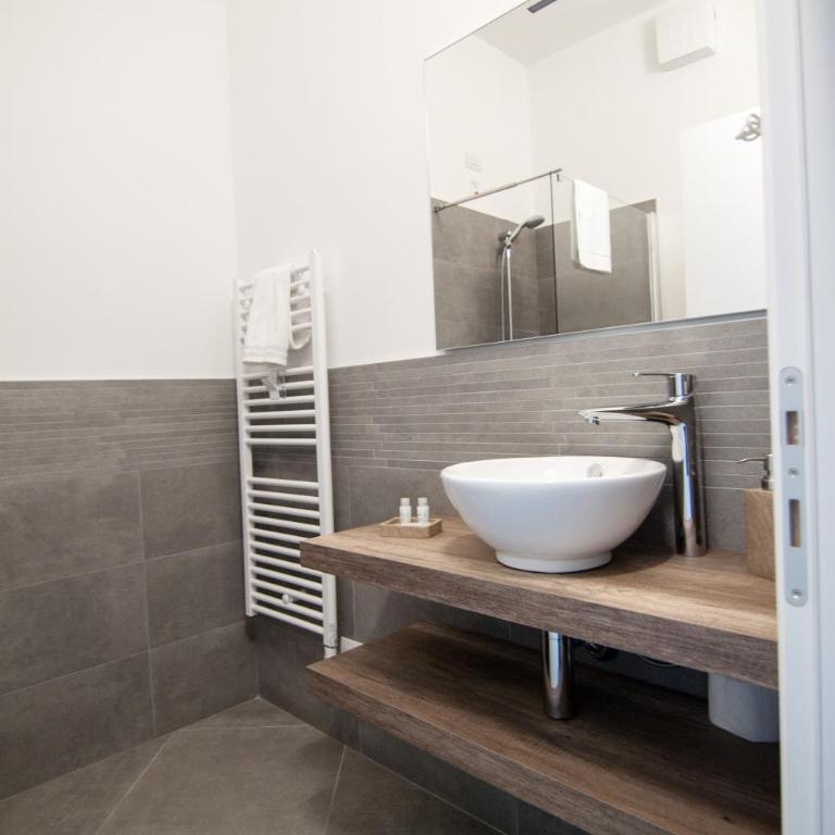 Suite Dreams in Verona - Camera Matrimoniale/Doppia con Letti Singoli con Vista Città - 14