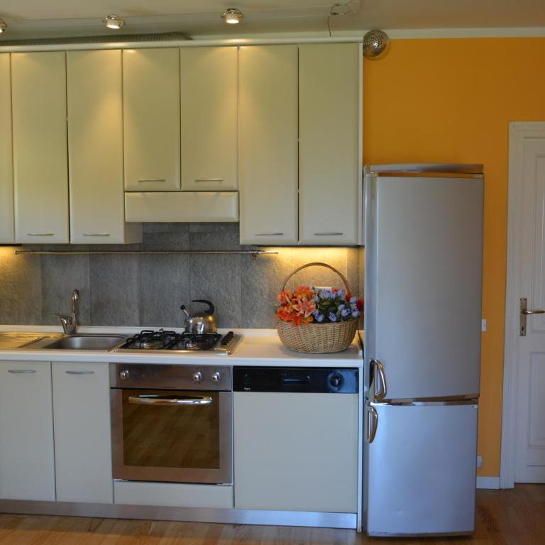 Casa del Sole - Appartamento con 2 Camere da Letto e Giardino Privato - 4