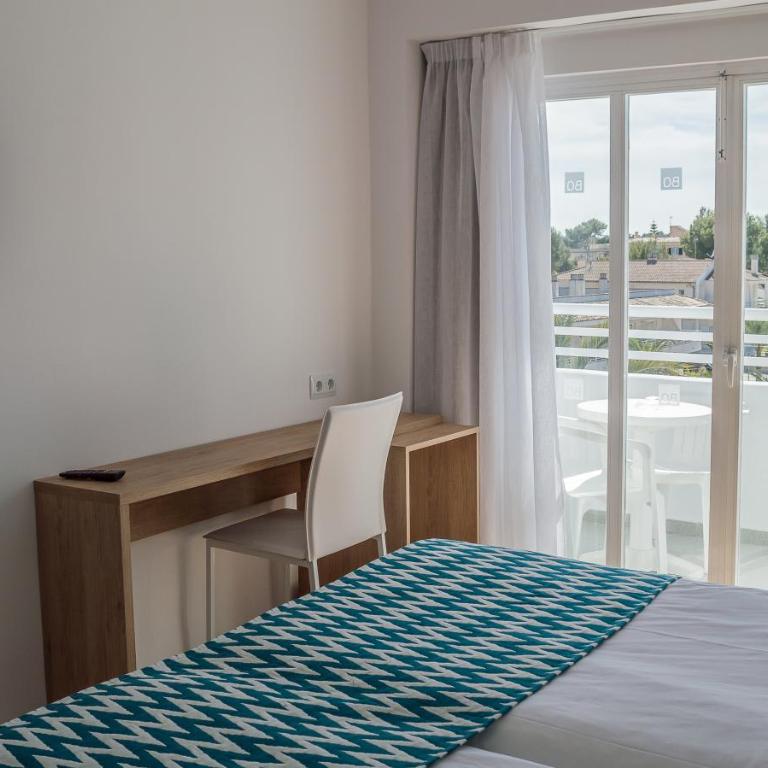BQ Sarah -Adults Only - Twin Room - 2