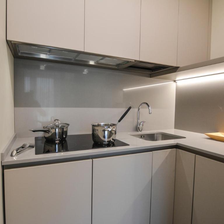 Active Living Residence - Self Check-In - Piccolo Monolocale Deluxe con Vista Castello - 2