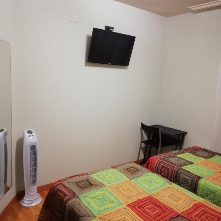 Pensión La Rioja - Habitación Doble con baño compartido - 2 camas - 5