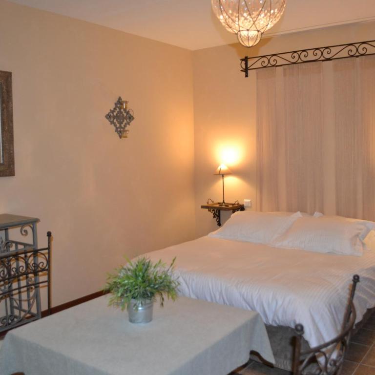Chambres d'hôtes Mas Petit Prince - Chambre Double Classique avec Douche - 5