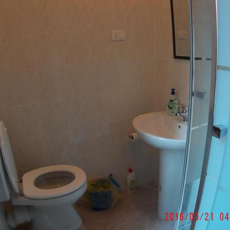 The Caponi Bros - Camera Matrimoniale con Bagno Privato - 2