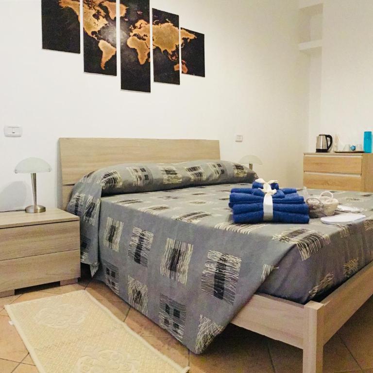 Affittacamere Easy Cagliari - Camera Matrimoniale con Bagno Privato Esterno - 1