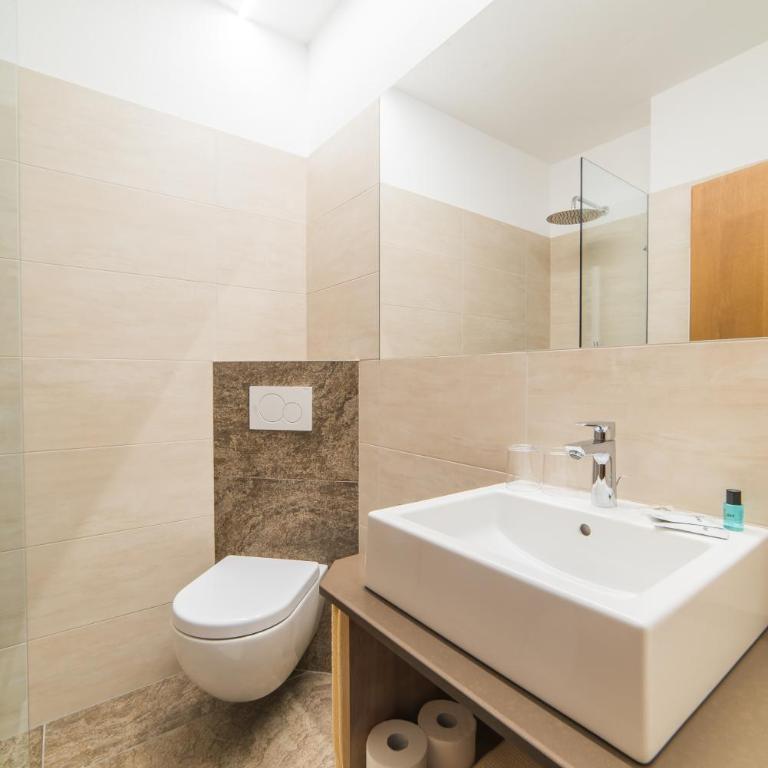 Pension Apartments Pardell - Doppelzimmer mit Balkon - 10