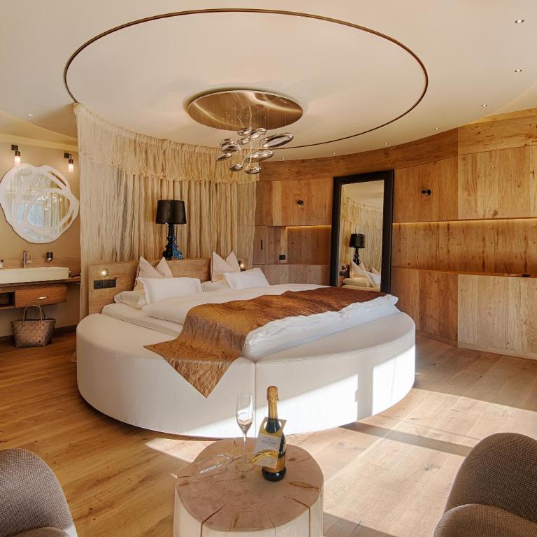 Amonti Wellnessresort - Romantic Suite mit Balkon - 1