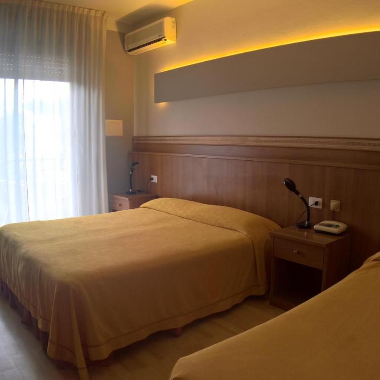 Hotel La Bussola - Camera Tripla Comfort - 8