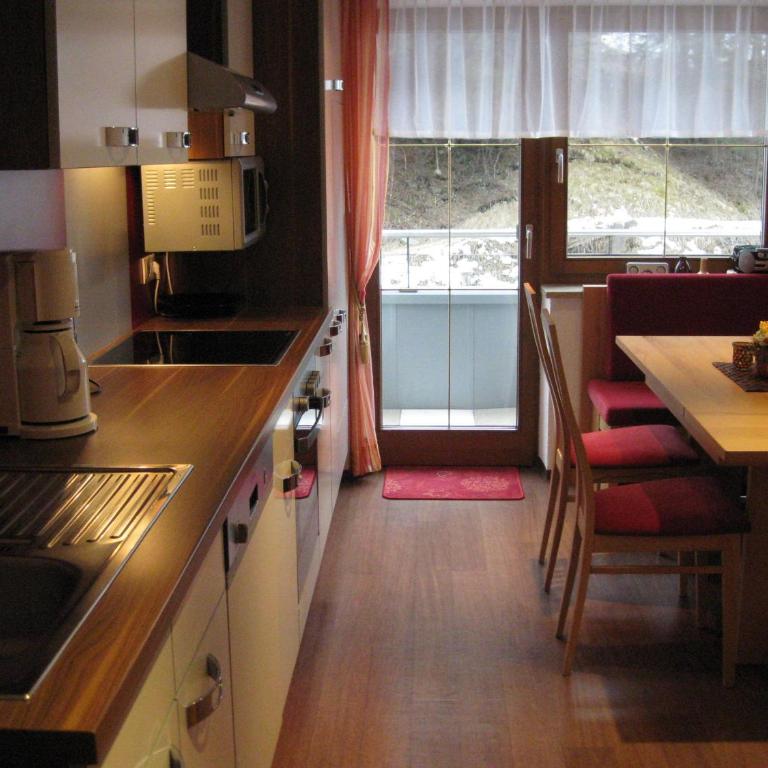 Apart Kathrin - Apartment mit 3 Schlafzimmern und Balkon - 2