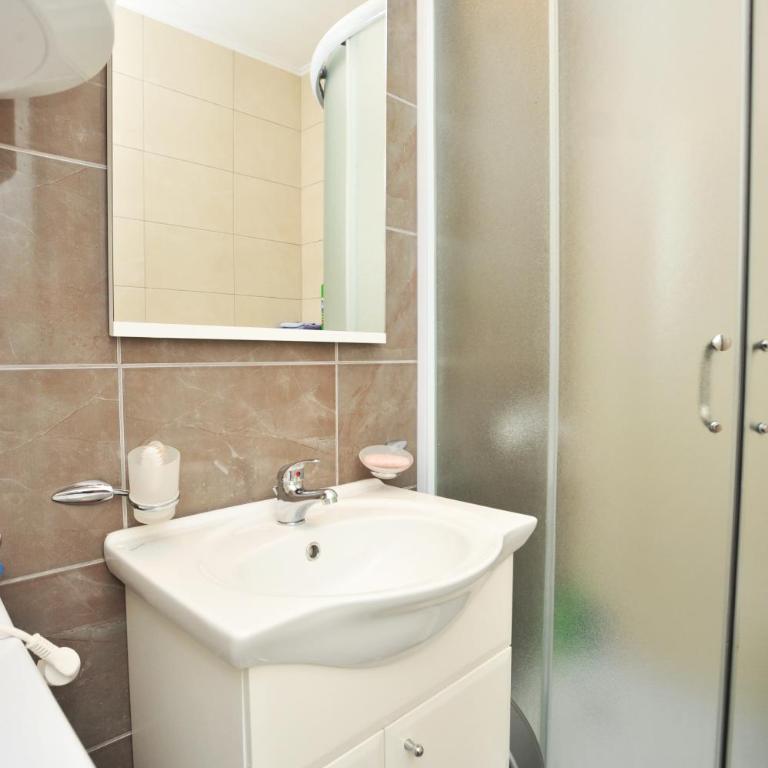 Apartman ANNA Đenovići - Apartment - 16