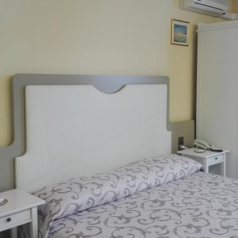 Hotel Laura Christina - Camera Matrimoniale Standard - 1