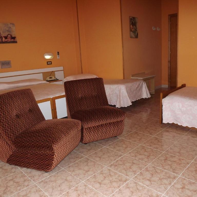 Hotel Cristina - Camera Quadrupla - 1