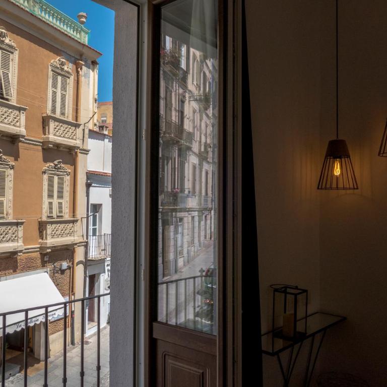 MYO Cagliari Charming House - King Room with Balcony - 13