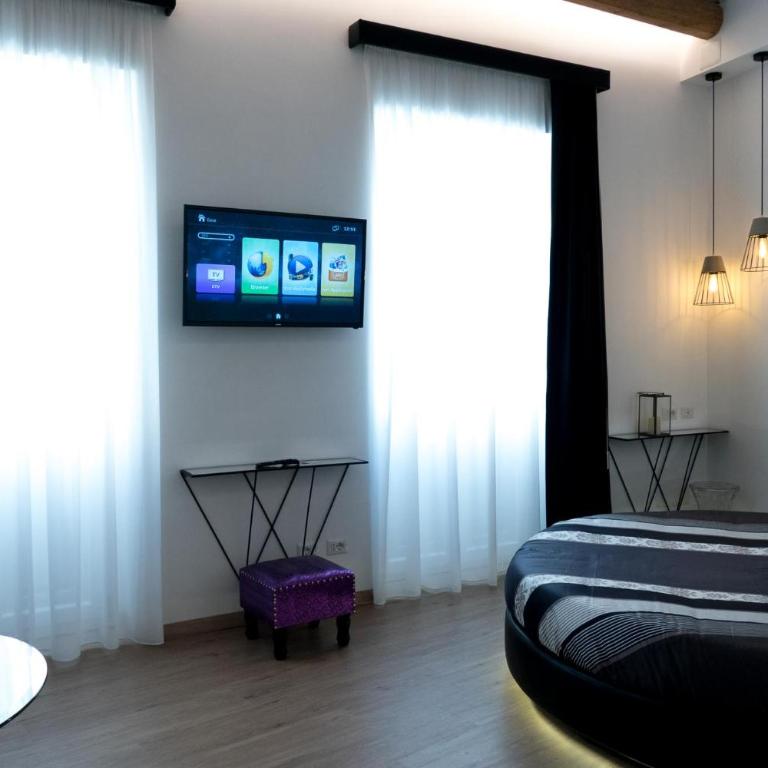 MYO Cagliari Charming House - King Room with Balcony - 5