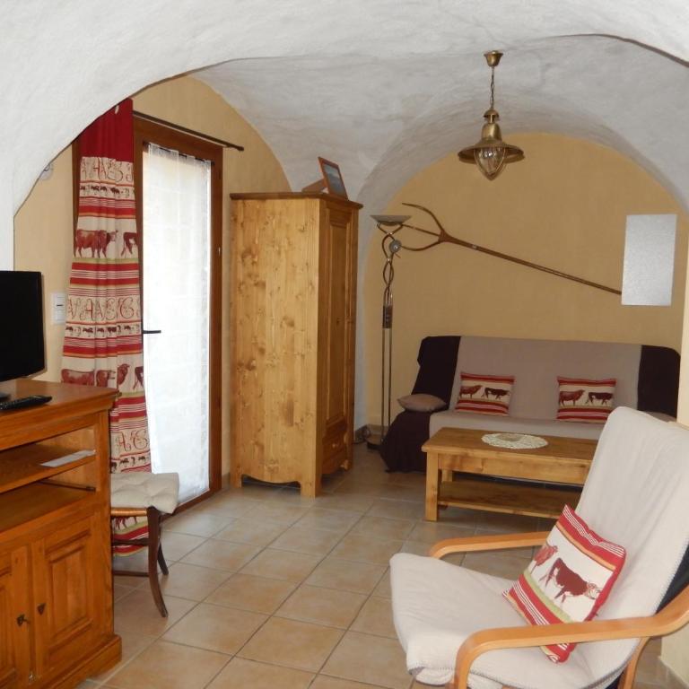 Gîte Les Guérins - Appartement avec Vue sur la Montagne - 4