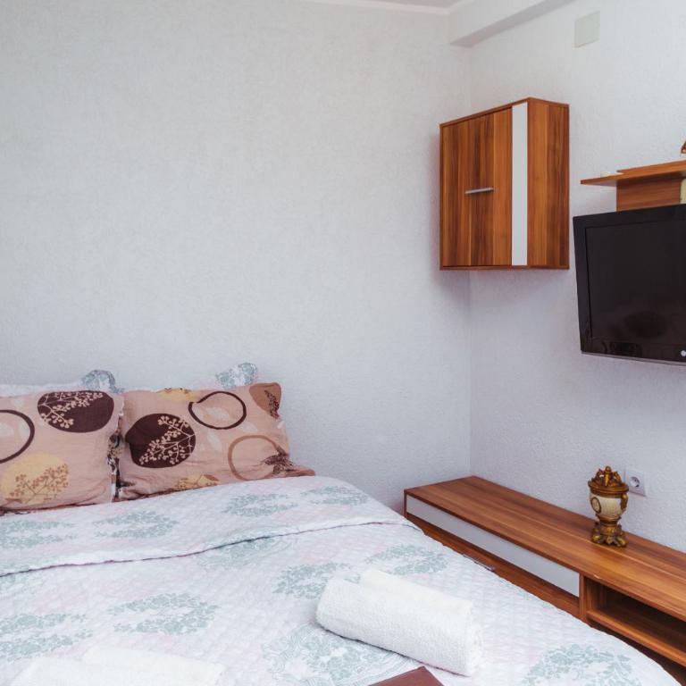 Villa Jadran Apartments - One-Bedroom Apartment with Street View (4 Adults) - 10