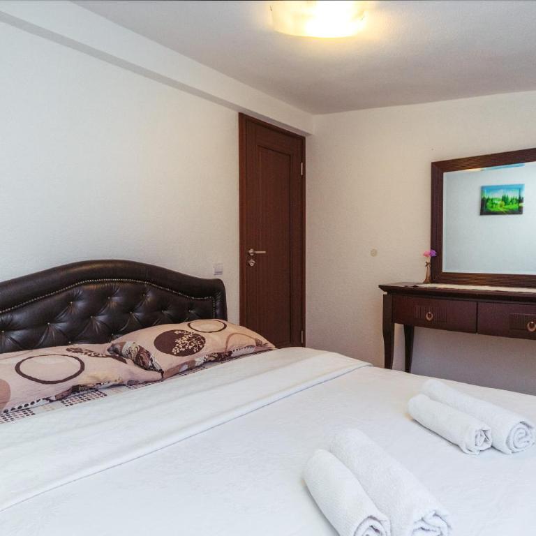Villa Jadran Apartments - Two-Bedroom Apartment - 2