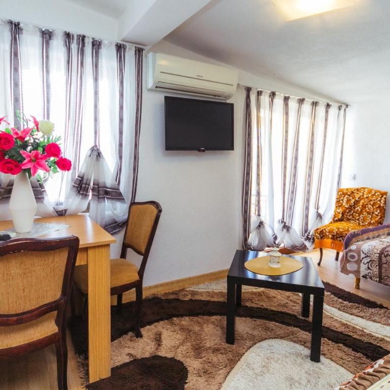 Villa Jadran Apartments - Two-Bedroom Apartment - 1