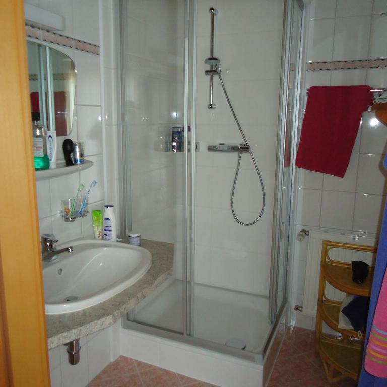 Pension-Greimelbacherhof - Dreibettzimmer mit Balkon - 7