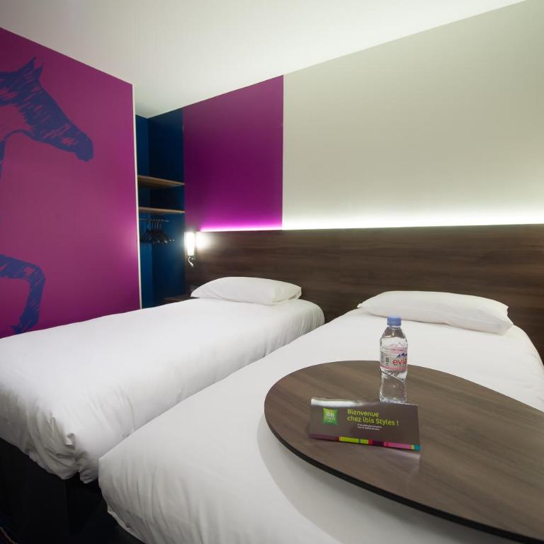 ibis Styles Saumur Gare Centre - Suite Familiale Standard avec 2 Chambres Communicantes - 7