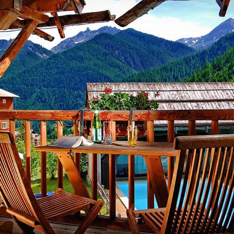 Hôtel & Spa La Ferme de l'Izoard - Chambre Familiale avec Balcon - 7