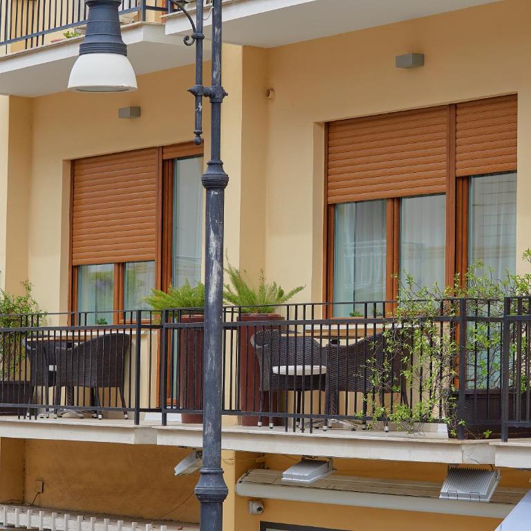 Dea Guest House - Camera Matrimoniale con Balcone - 16
