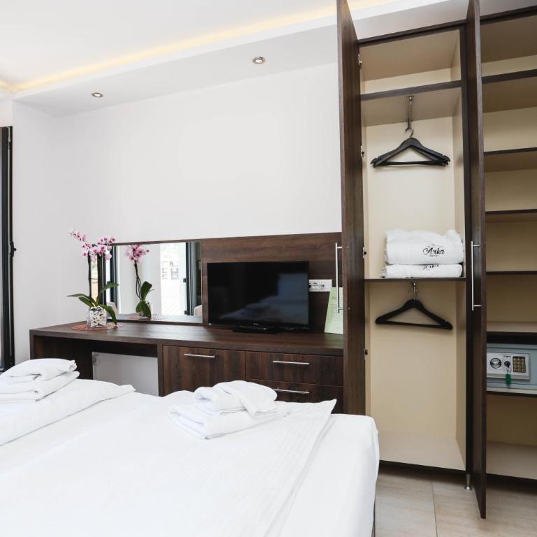 Hotel Arka - Dvokrevetna Soba sa Bračnim Krevetom - 9