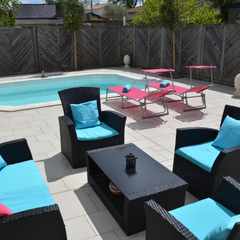 Chez Victoria Nantes Erdre - Suite - Vue sur Piscine - 12
