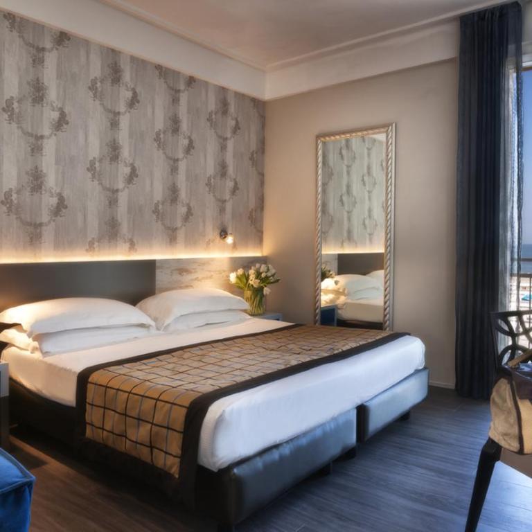 Hotel Roma - Camera Tripla Comfort con Vista Mare - 1