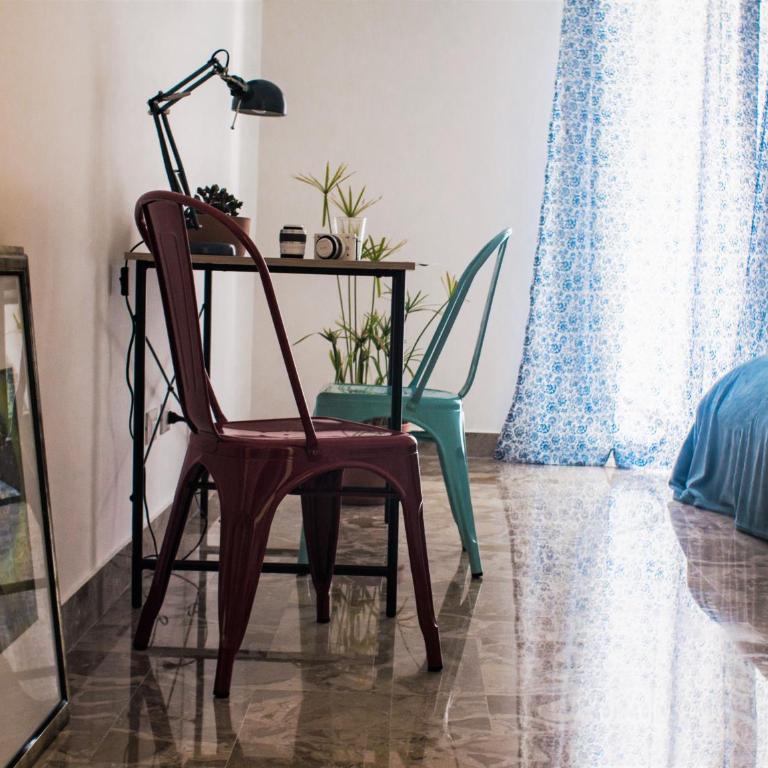 Be Central Rooms - Camera Matrimoniale Deluxe con Balcone - 5