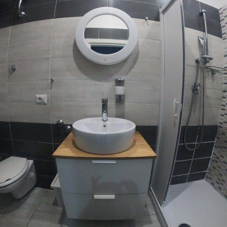 Mola Rooms - Family Room with Private Bathroom - 3