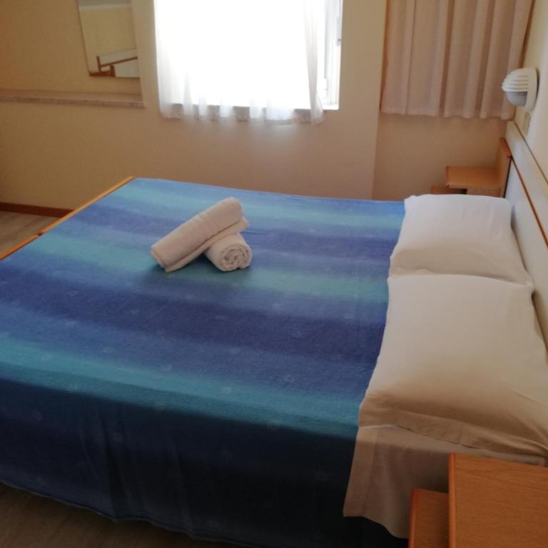 Hotel Tosi - Camera Tripla Economy - 2