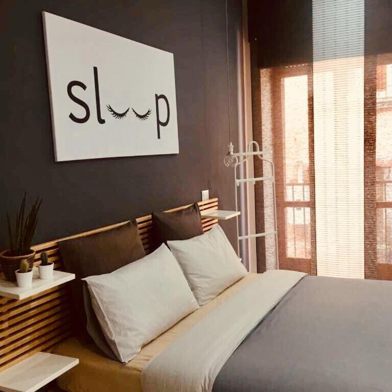 Mola Rooms - Family Room with Private External Bathroom - 3