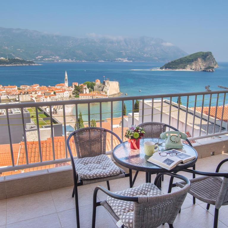 Apartments Inspiration - One-Bedroom Apartment with Balcony and Sea View - 9