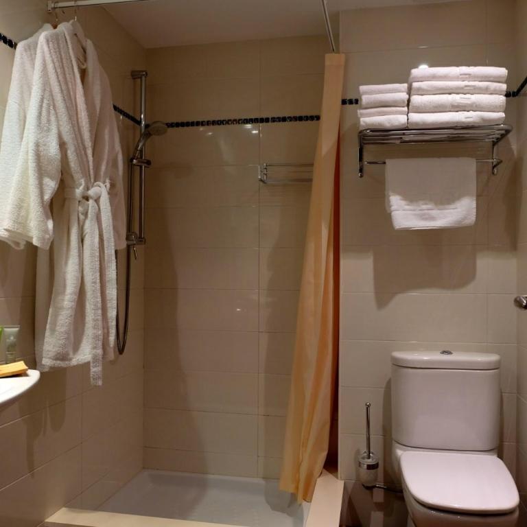 Hotel Carmen - Habitación Doble Deluxe con balcón - 8