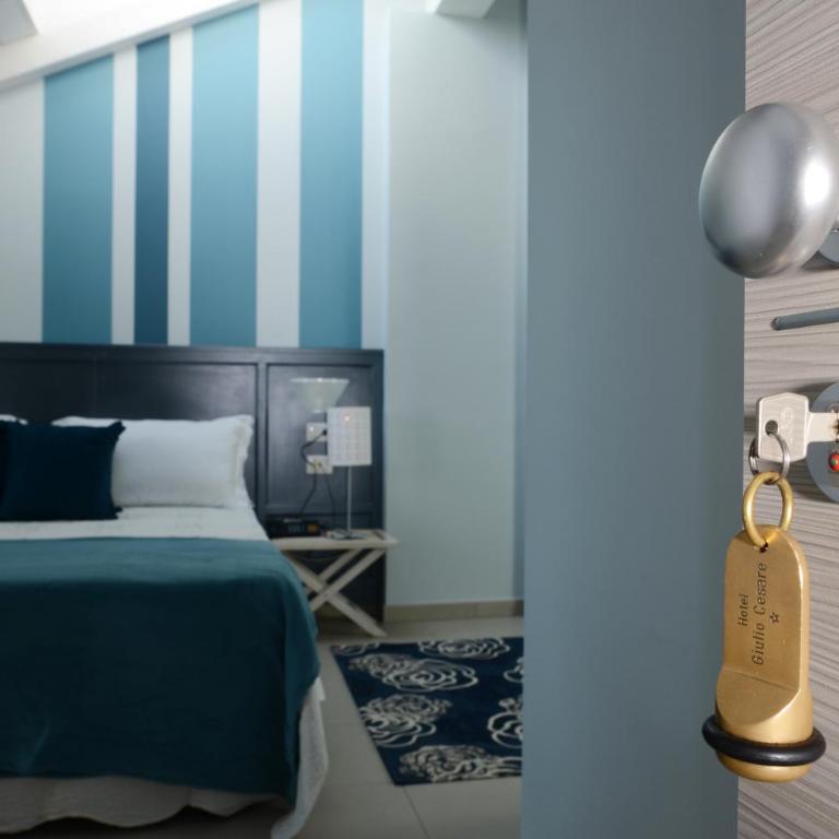 Hotel Giulio Cesare - Superior Quadruple Room - 1