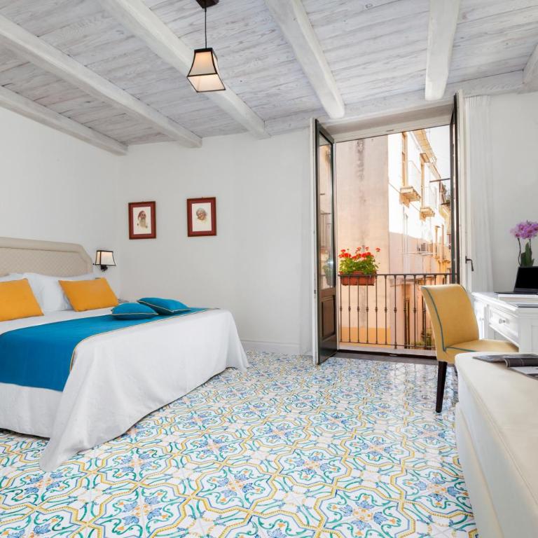 Palazzo delle Grazie - Deluxe Double Room with Balcony - 1