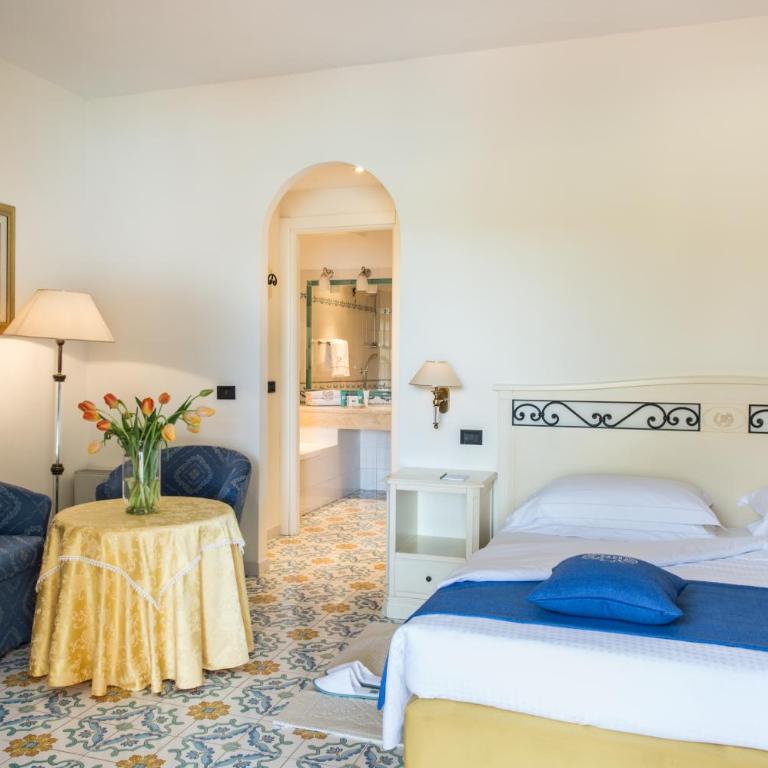 Hotel Hermitage - Camera Familiare con Vista Giardino - 1