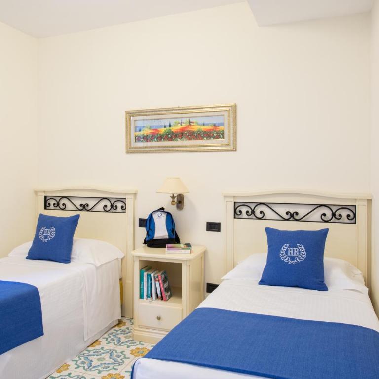 Hotel Hermitage - Camera Familiare con Vista Giardino - 2