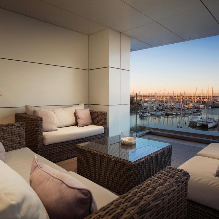 Suites Puerto Sherry - Apartamento de 2 dormitorios (2-4 adultos) - 2
