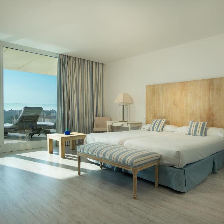Suites Puerto Sherry - Apartamento de 2 dormitorios (2-4 adultos) - 1