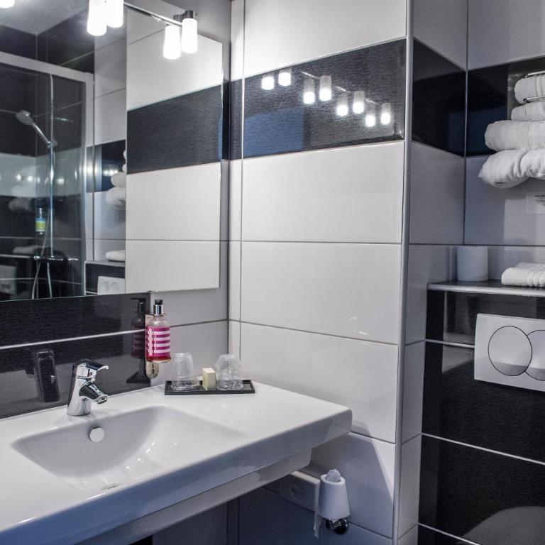 Logis Hôtel Murtel - Habitación Familiar Superior con balcón - 2