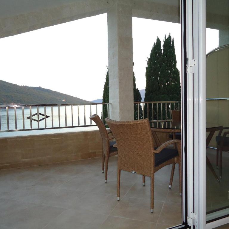 Apartmani Krivokapic - Apartment with Sea View - 10